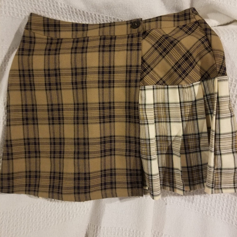 Plaid pleated short skirt